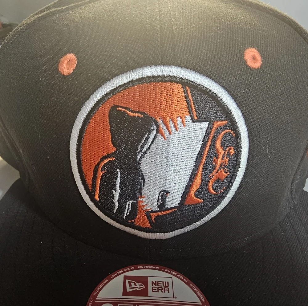 NWOT New Era Black and Orange Emmure Metalcore Snapback NOS - Picture 2 of 9